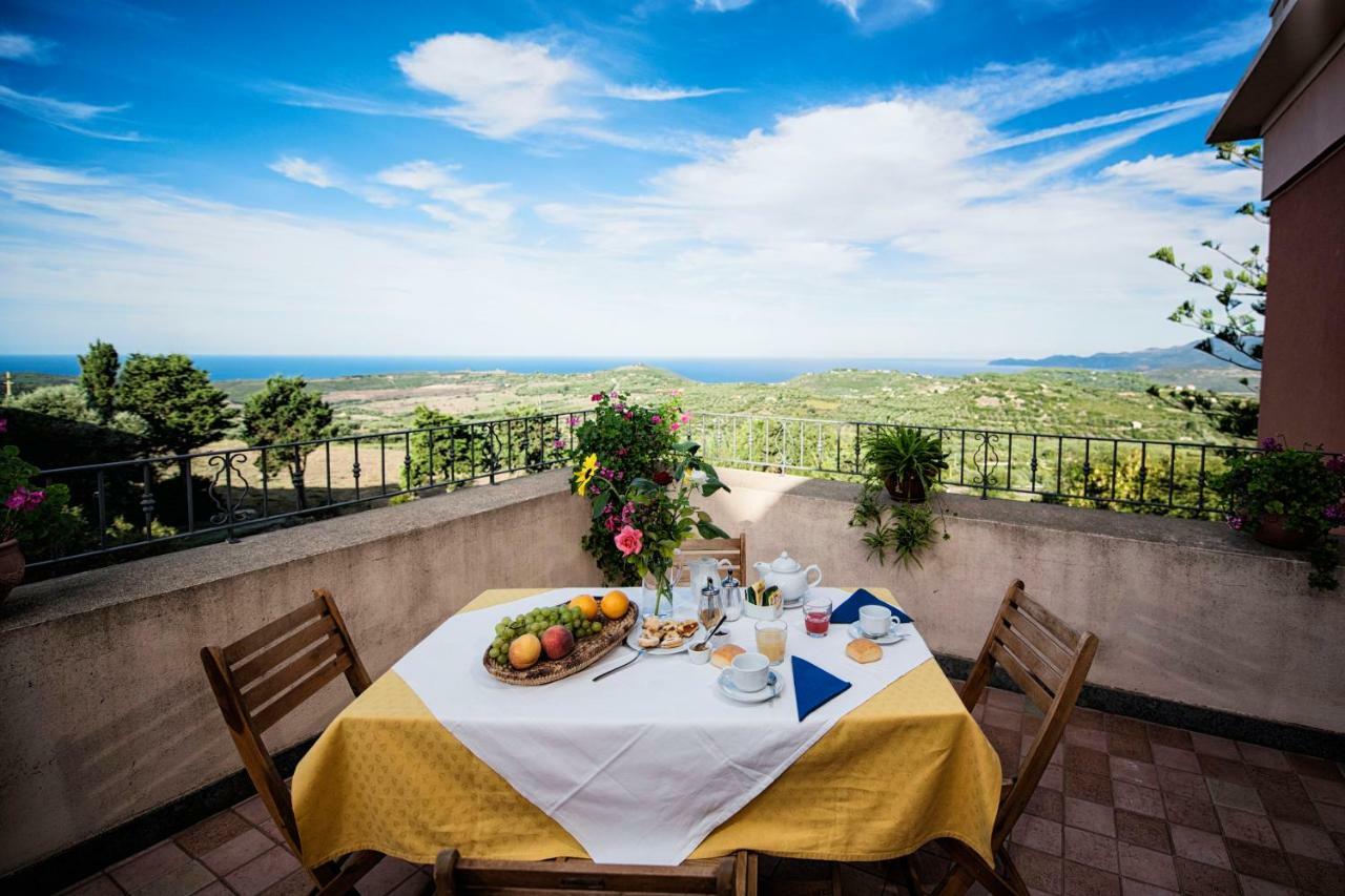 Hotel Villa Gli Asfodeli Tresnuraghes ภายนอก รูปภาพ